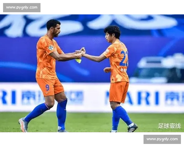 围绕丢球问题展开深入分析，探讨足球比赛中防守漏洞的影响及应对策略